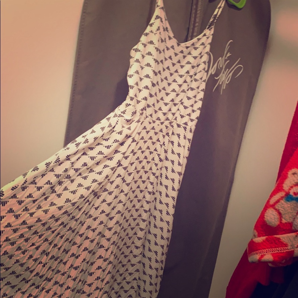 Cute summer/spring dress with a fun pattern!!